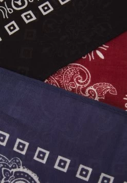 Pier One Unisex - Foulard - Black/Blue/Red 7 Pier One Unisex - Foulard - Black/Blue/Red -Pier One 0763f35dd2c146798be05cd7a75fd0e6