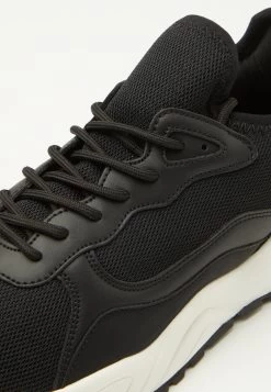 Pier One Unisex - Baskets Basses - Black/White 13 Pier One Unisex - Baskets Basses - Black/White -Pier One 383be7e17d7b4e6fb1f7aa6c378ae4ea