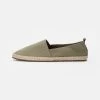 Pier One Rena Espadrille Unisex - Espadrilles - Olive 2 Pier One Rena Espadrille Unisex - Espadrilles - Olive -Pier One 72c058eac6254d3ca7dfcd64895f6fd7