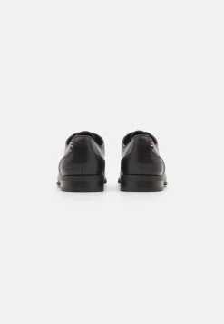 Pier One Unisex - Chaussures À Lacets - Black 10 Pier One Unisex - Chaussures À Lacets - Black -Pier One a124d672b6ac4c629922d686c22cad66